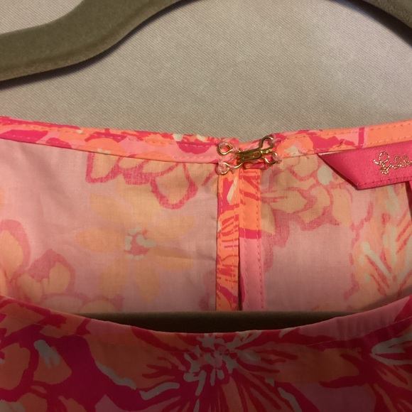 Lilly Pulitzer Pink and Orange Floral Puff Sleeve Blouse size Medium EUC $148 - Picture 7 of 9